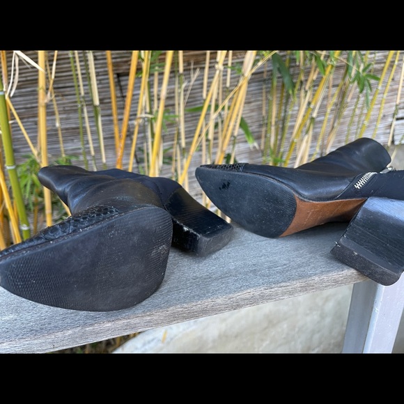 SOLD | Black Donald J Pliner Boots , Size 9 🖤 - Picture 3 of 9